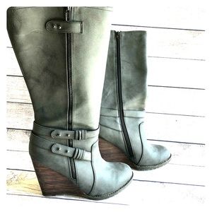 SEXY EUC Very Volatile Tall Wedge grey boots sz 9